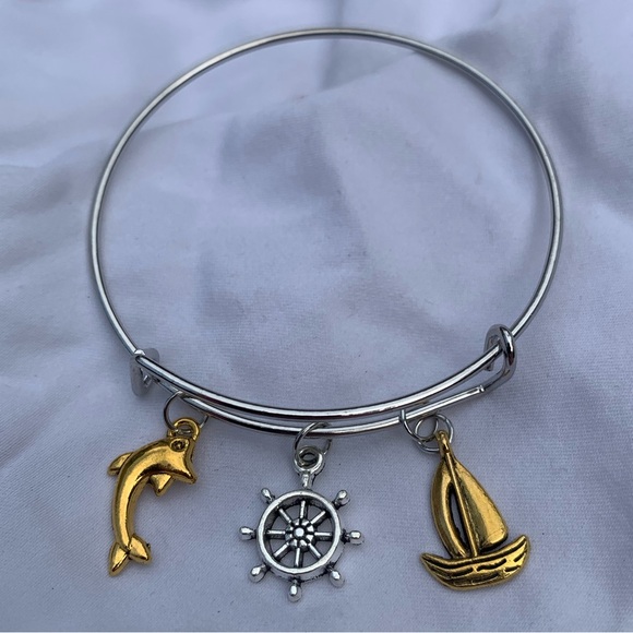 Brand New! Handmade! Adjustable Charm Bangle Bracelet! - Picture 2 of 4